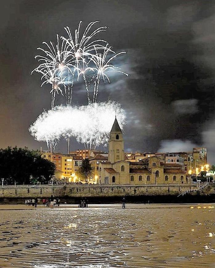 Atico En Cimadevilla Mirando Al Mar Gijón Dış mekan fotoğraf
