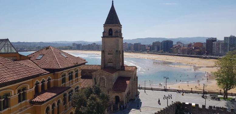 Atico En Cimadevilla Mirando Al Mar Gijón Dış mekan fotoğraf